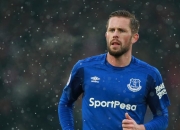 晋级下一阶段首场状态出色，FPX观众沸腾！，哈兰德重返赛场观众掌声雷动