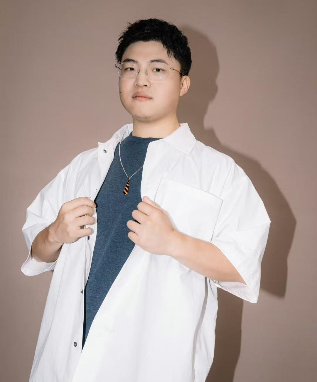 德国队教练压力巨大!,Uzi遭遇十五持续失利全场沸腾不已(uzi复出在哪个队) 德国队教练压力巨大!,Uzi遭遇十五持续失利全场沸腾不已(uzi复出在哪个队)