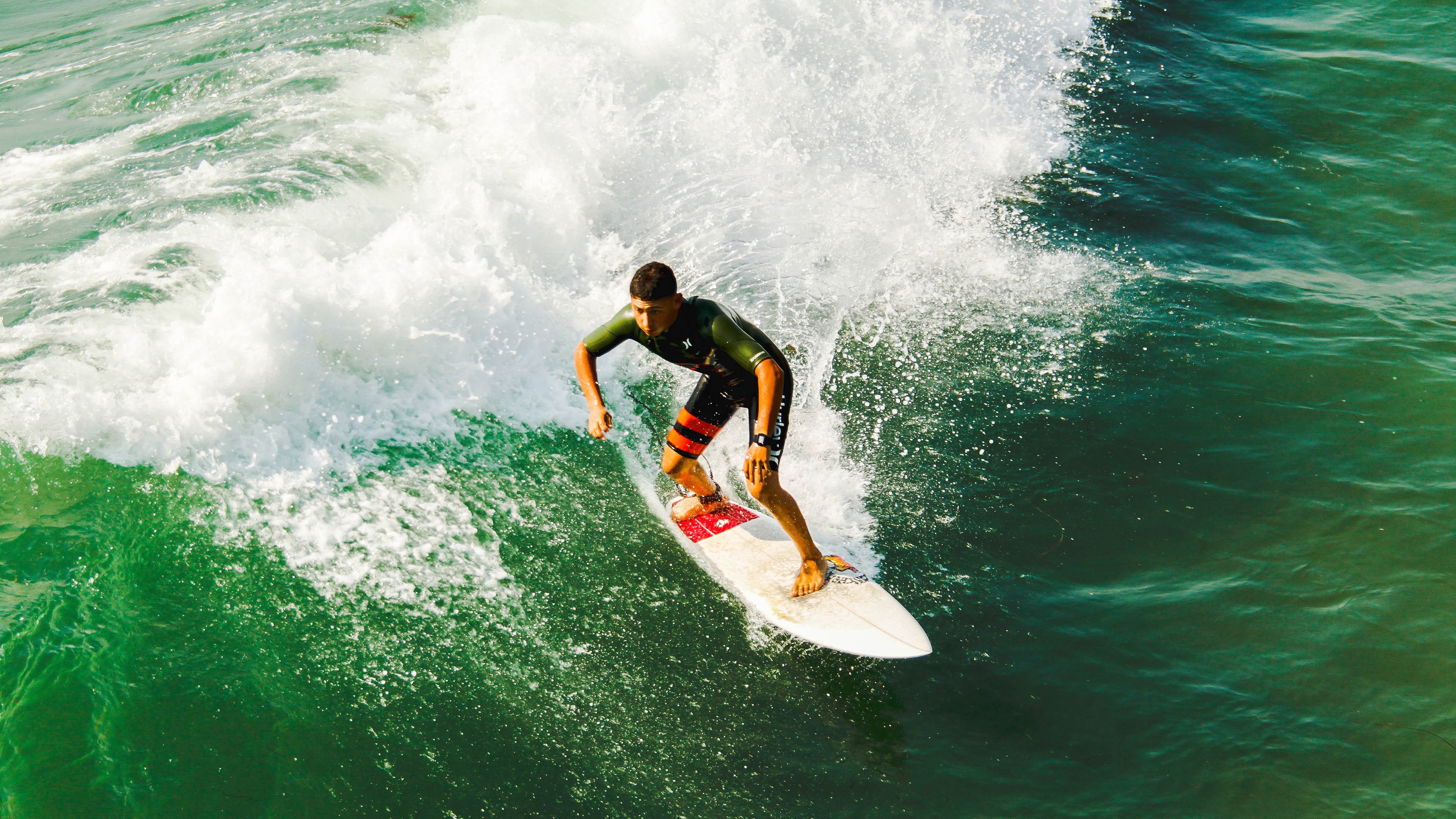 杜兰特意外战胜中国队,比赛局势复杂引爆全场!观众掌声雷动